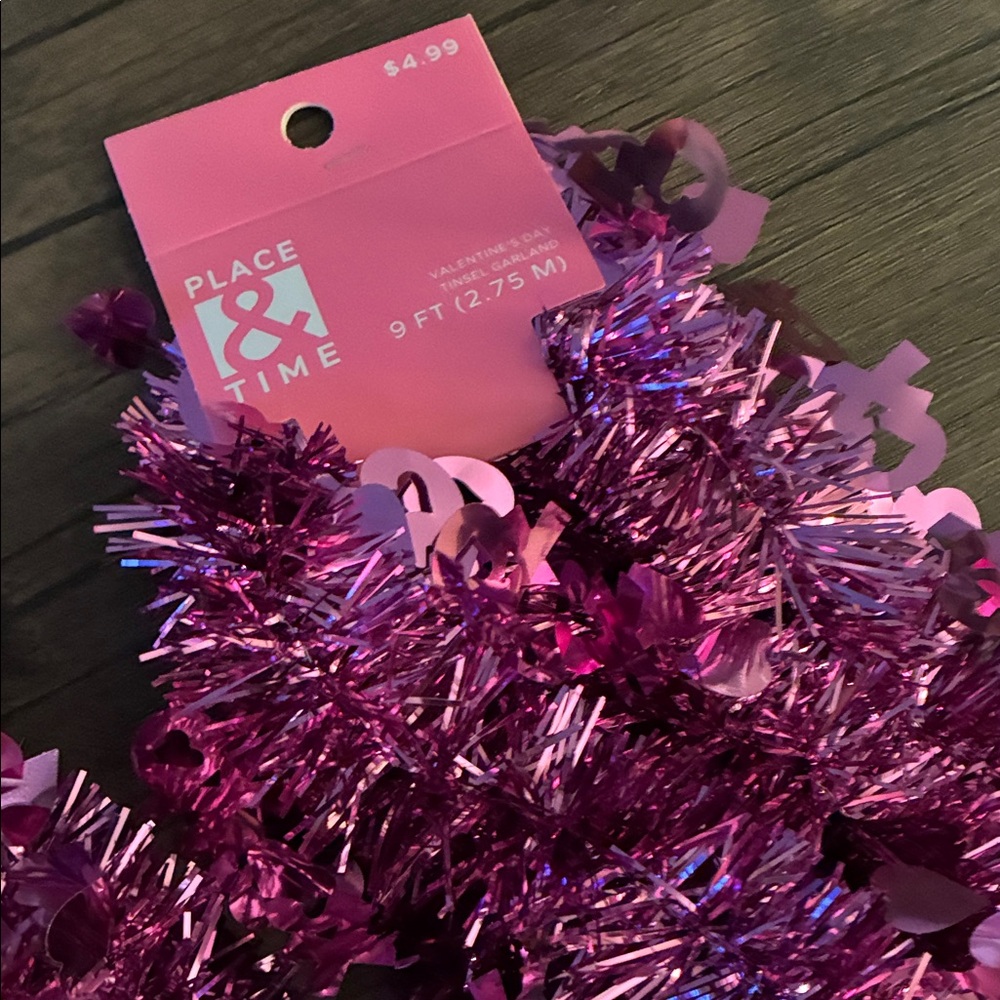 Valentine’s Day Decor Craft Bundle - Picture 3 of 5